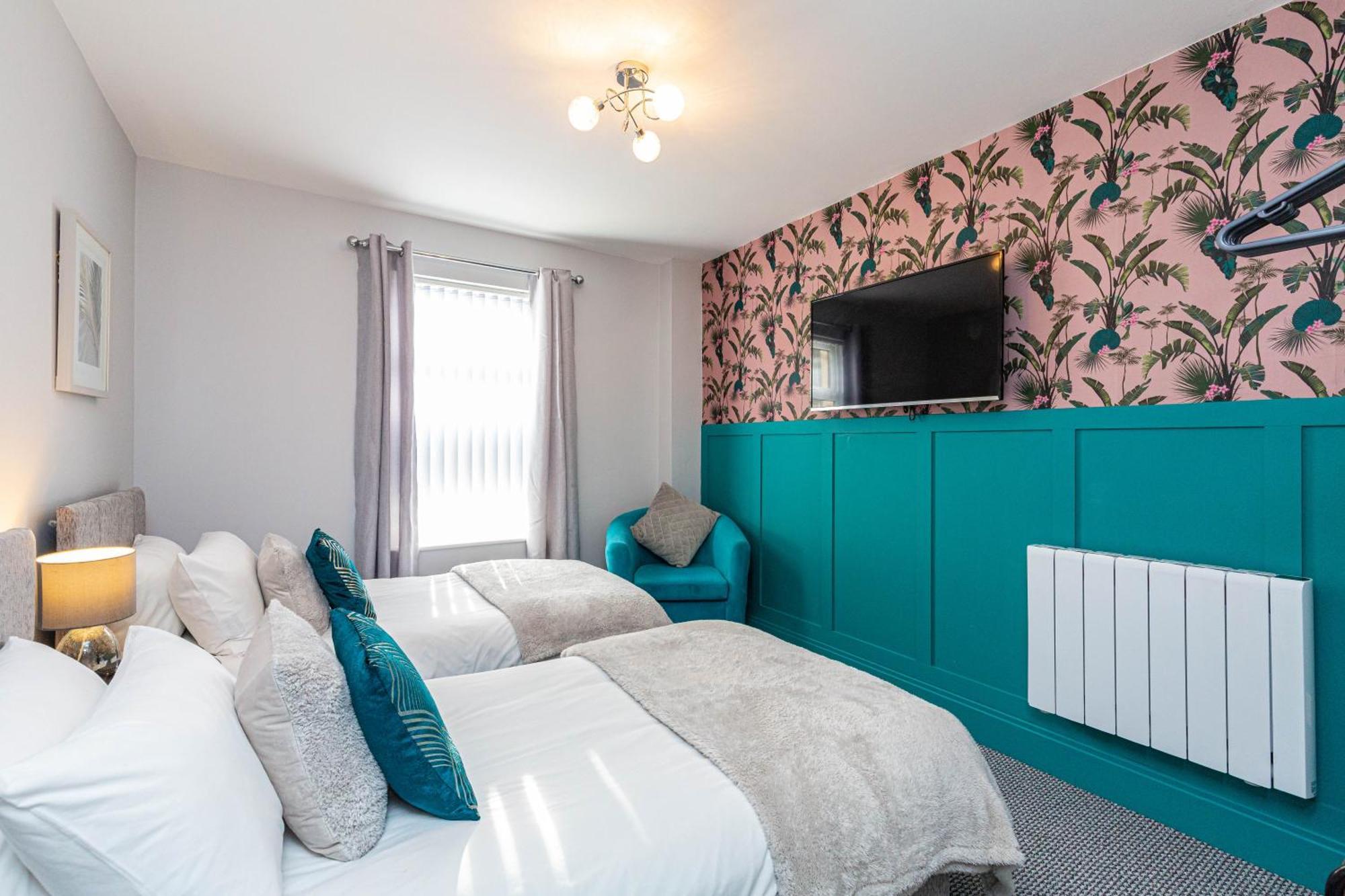 Beachfront Apartment 3 Bedrooms Sleeps 7 - Gateway To The Lake District - Newly Refurbished Morecambe Buitenkant foto