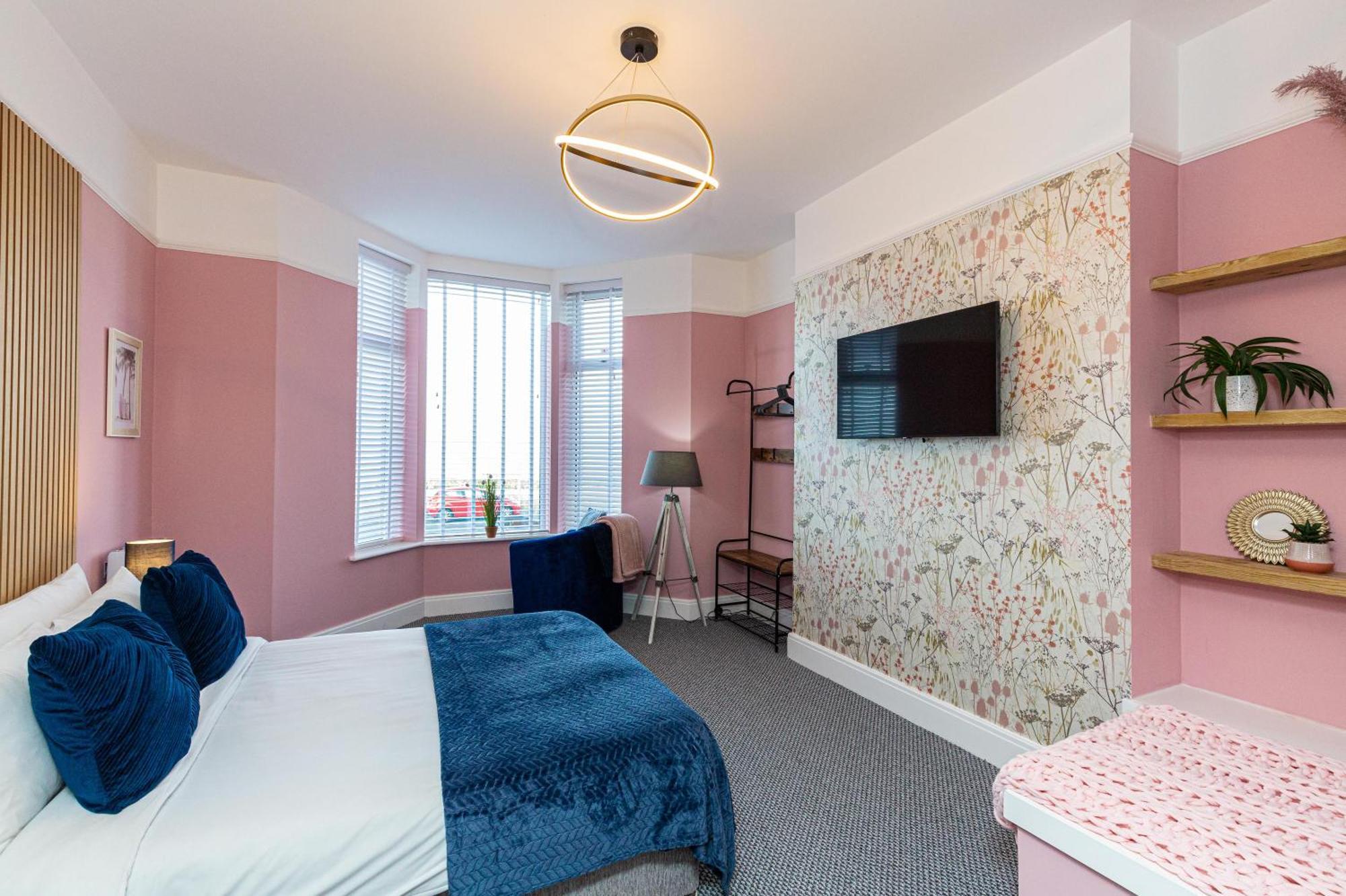 Beachfront Apartment 3 Bedrooms Sleeps 7 - Gateway To The Lake District - Newly Refurbished Morecambe Buitenkant foto