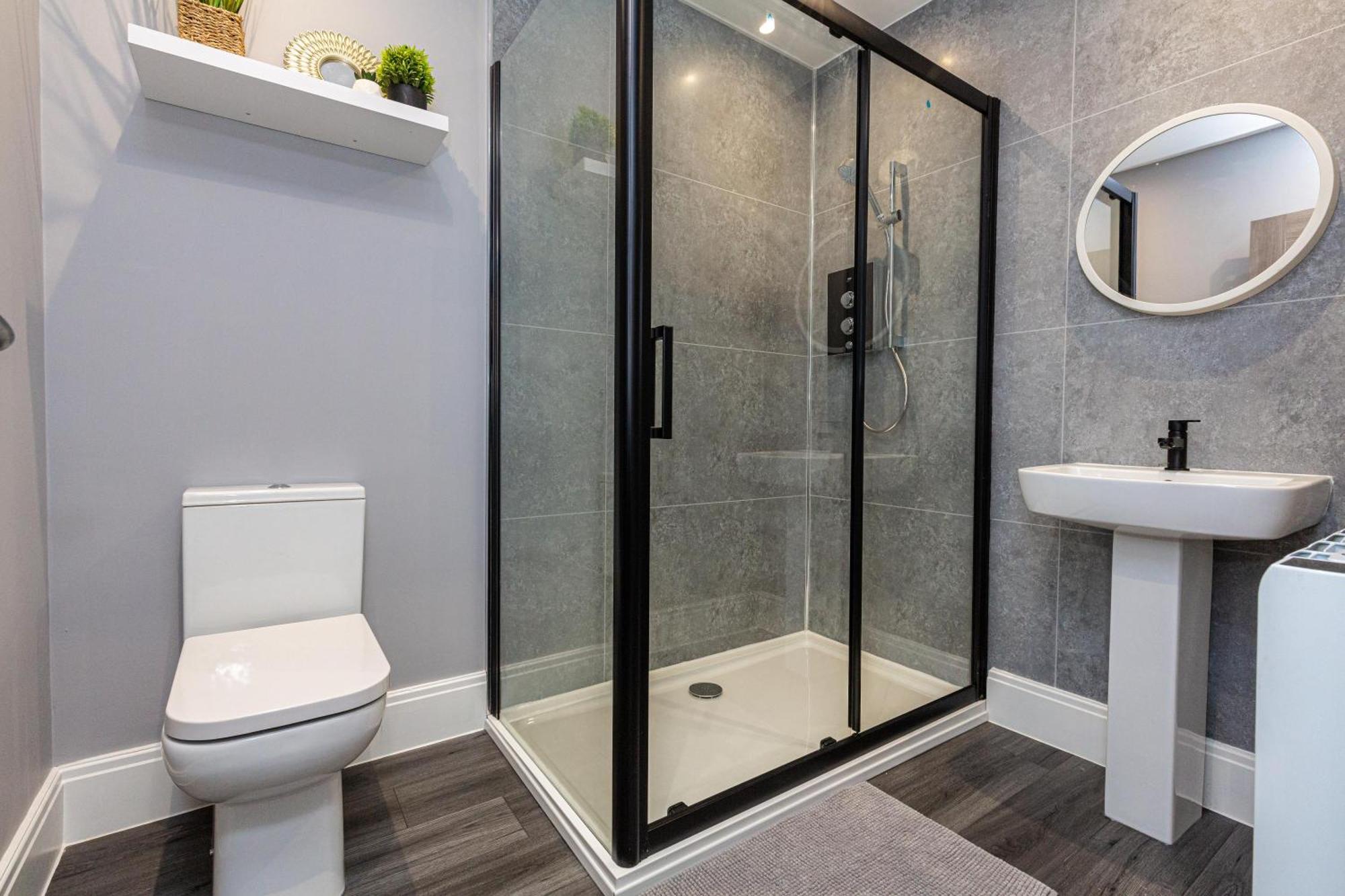 Beachfront Apartment 3 Bedrooms Sleeps 7 - Gateway To The Lake District - Newly Refurbished Morecambe Buitenkant foto
