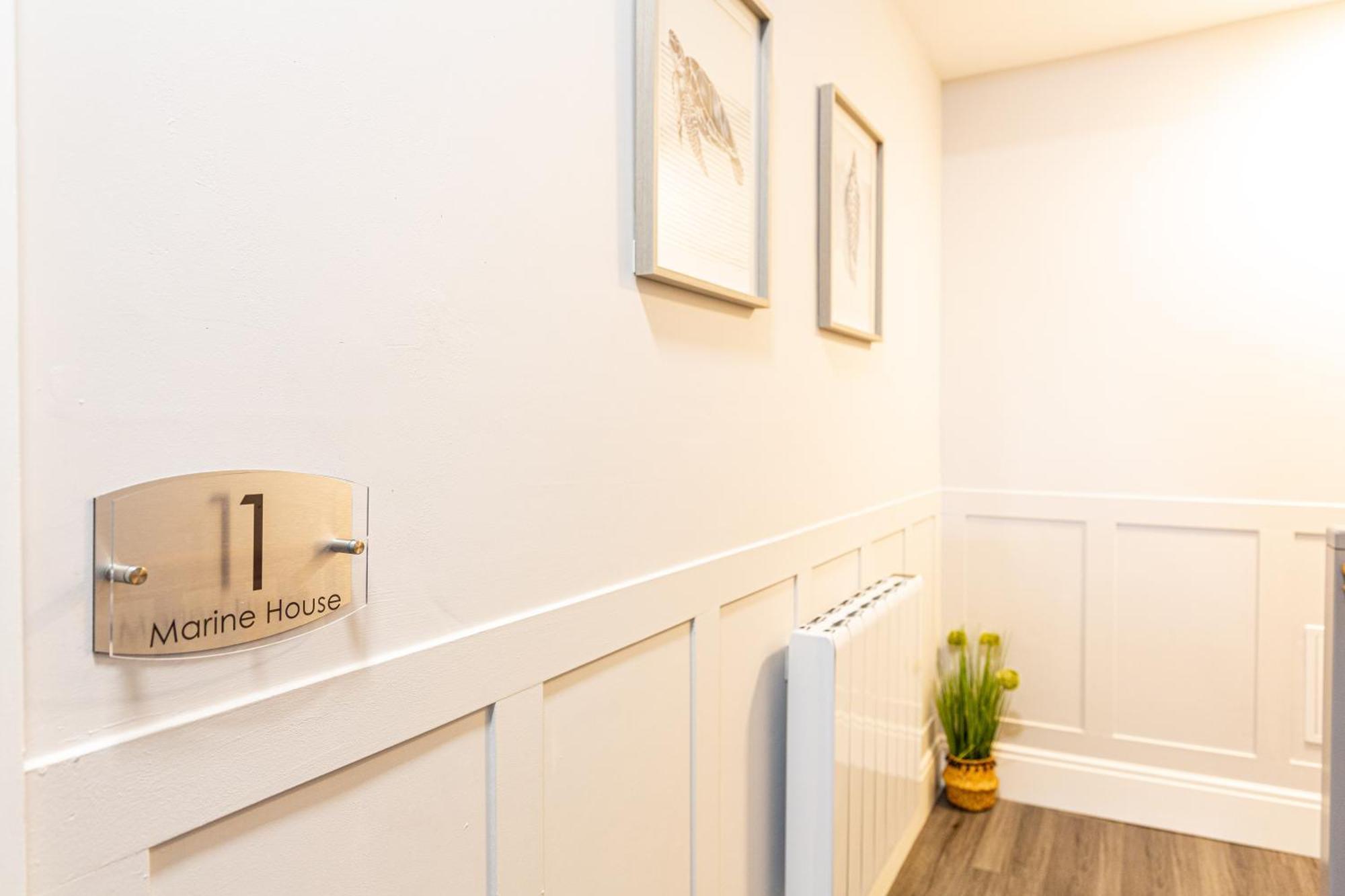 Beachfront Apartment 3 Bedrooms Sleeps 7 - Gateway To The Lake District - Newly Refurbished Morecambe Buitenkant foto